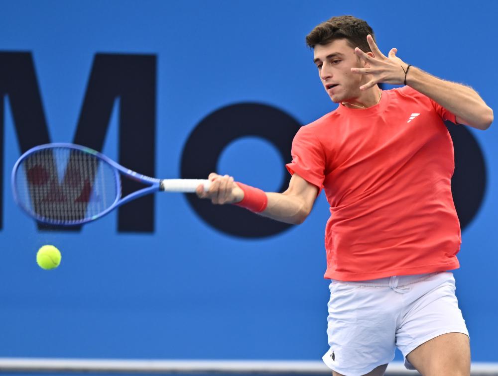 骑士对阵马刺内线狂轰80分，创下队史近29年纪录