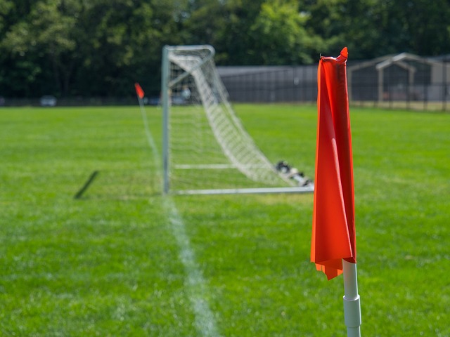 太阳报：库尼亚妻子比他年长6岁，两人相恋8年育有两个孩子